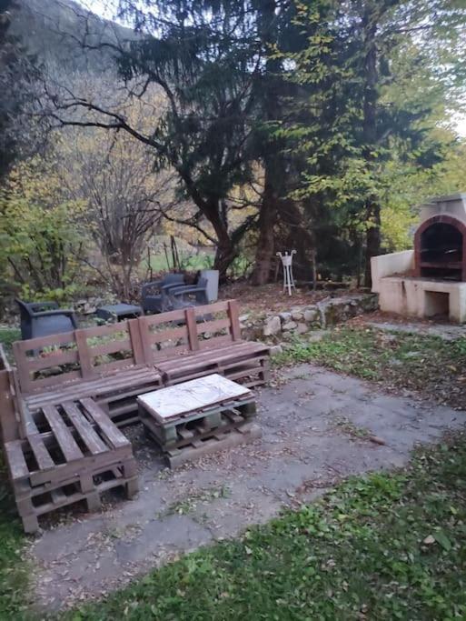 Chalet Accueillant Et Familial Сен-Мартен-Везюбі Екстер'єр фото